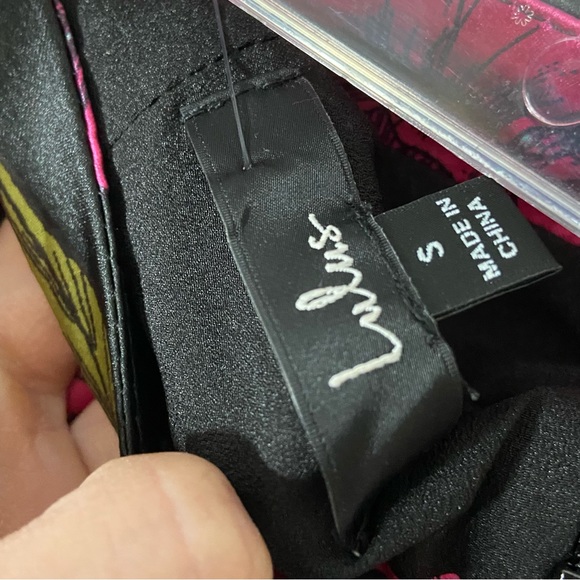 Lulu’s | Floral Black & Magenta Slit Skirt - Picture 7 of 7